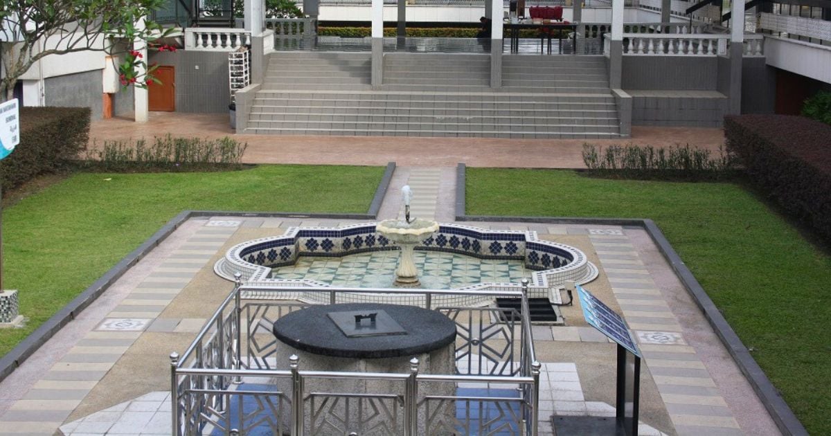 courtyard-masjid-negara-kl